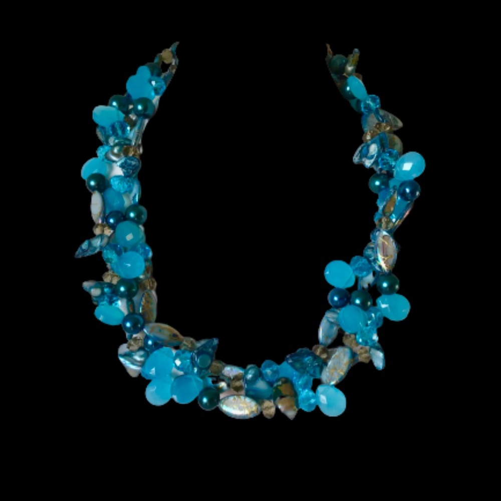 Assorted Three Strands Necklace - Picture 6 of 7